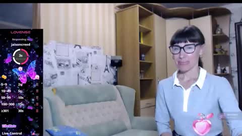 cute_lion_ online show from 17, 9, 2025