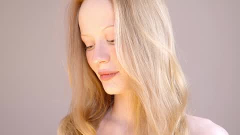 Snapshot of cute_shine chatting on 3, 12, 2024  Hey im Kristina Thank you for your support  online show from 3, 12, 2024