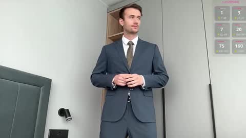 cute_skywalker online show from 18, 9, 2025