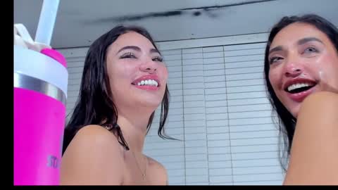 Snapshot of cuteanddesesperate chatting on 20, 12, 2024 WANNA SEE MORE OF TWINS online show from 20, 12, 2024