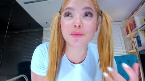 Snapshot of cuteanddesesperate chatting on 12, 1, 2025 WANNA SEE MORE OF TWINS online show from 12, 1, 2025