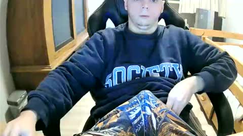 Cuteboy090 online show from 28, 10, 2025