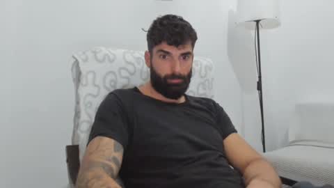 Snapshot of cuteeboy chatting on 4, 3, 2025 cuteeboy online show from 4, 3, 2025