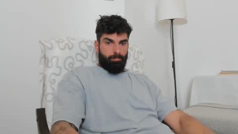 Snapshot of cuteeboy chatting on 8, 3, 2025 cuteeboy online show from 8, 3, 2025