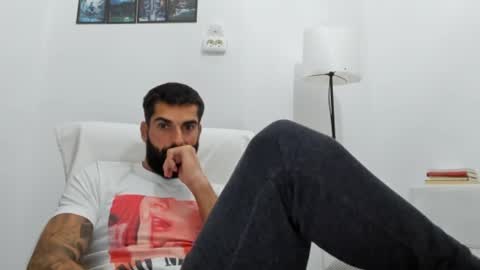 Snapshot of cuteeboy chatting on 2, 10, 2025 cuteeboy online show from 2, 10, 2025