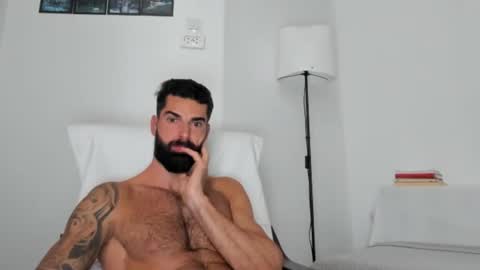 Snapshot of cuteeboy chatting on 12, 10, 2025 cuteeboy online show from 12, 10, 2025