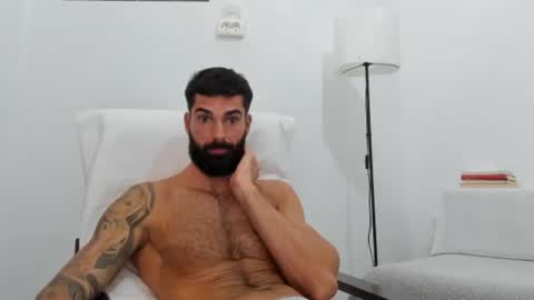 Snapshot of cuteeboy chatting on 15, 10, 2025 cuteeboy online show from 15, 10, 2025