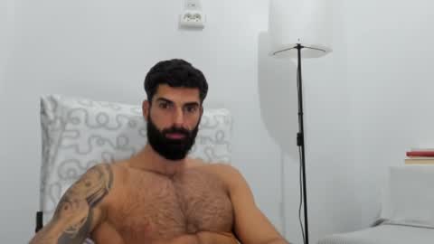 Snapshot of cuteeboy chatting on 13, 11, 2025 cuteeboy online show from 13, 11, 2025