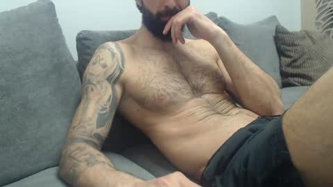 cuteeboy online show from 16, 4, 2026