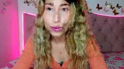 Snapshot of cuteee_kitty chatting on 19, 11, 2025 Kitty online show from 19, 11, 2025