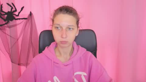 Snapshot of cuteellii chatting on 27, 10, 2025 Elli online show from 27, 10, 2025