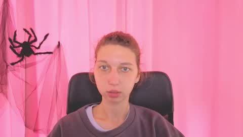 Snapshot of cuteellii chatting on 28, 10, 2025 Elli online show from 28, 10, 2025