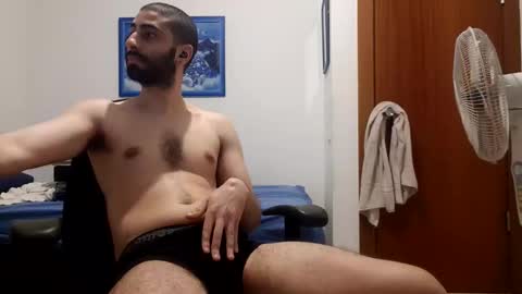 Snapshot of cuteguy52 chatting on 29, 4, 2026 cuteguy52 online show from 29, 4, 2026
