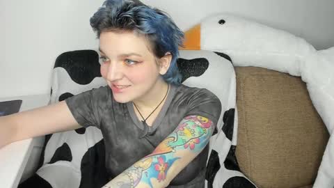 Snapshot of cutemetalgoddess chatting on 4, 12, 2024 Alice online show from 4, 12, 2024