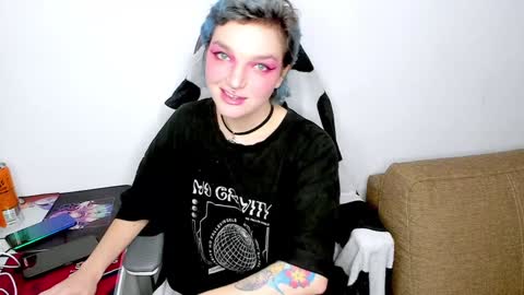 Snapshot of cutemetalgoddess chatting on 16, 12, 2024 Alice online show from 16, 12, 2024