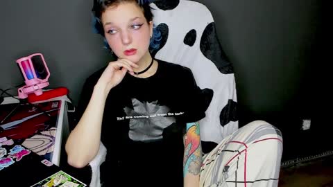 Snapshot of cutemetalgoddess chatting on 11, 1, 2025 Alice online show from 11, 1, 2025