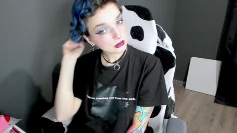 Snapshot of cutemetalgoddess chatting on 12, 1, 2025 Alice online show from 12, 1, 2025