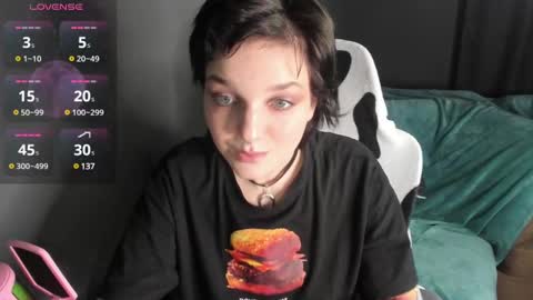 Snapshot of cutemetalgoddess chatting on 6, 2, 2025 Alice online show from 6, 2, 2025