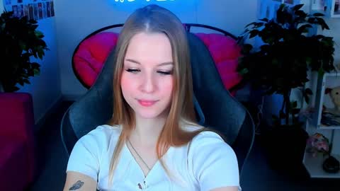Snapshot of cutemousee chatting on 20, 12, 2024 Rina online show from 20, 12, 2024