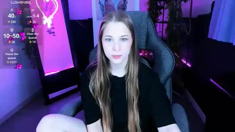 Snapshot of cutemousee chatting on 18, 10, 2025 Rina online show from 18, 10, 2025