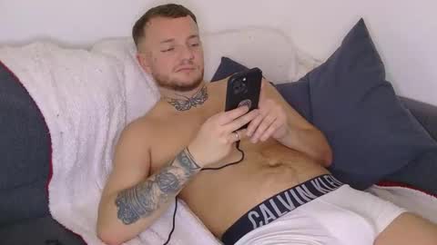 Snapshot of cutescottishlad chatting on 14, 10, 2025 cutescottishlad online show from 14, 10, 2025