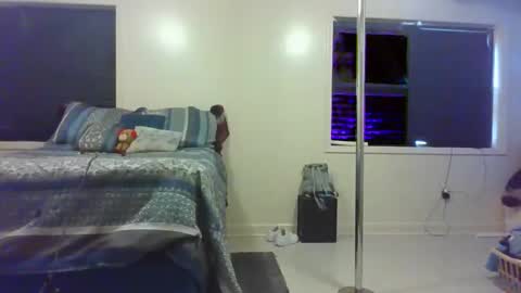 mary mack online show from 16, 10, 2025