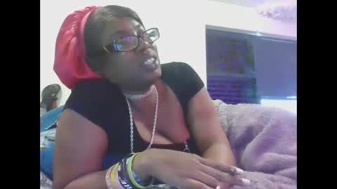 mary mack online show from 24, 11, 2025