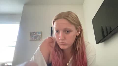 Cutey kiwi online show from 10, 10, 2025