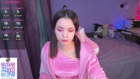 Snapshot of cutie_bellle chatting on 2, 2, 2025 belle online show from 2, 2, 2025