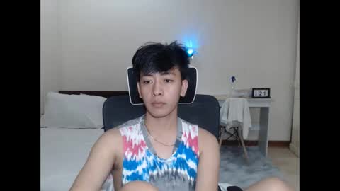 Snapshot of cutie_cumshow chatting on 25, 10, 2025 Neil Taylor online show from 25, 10, 2025