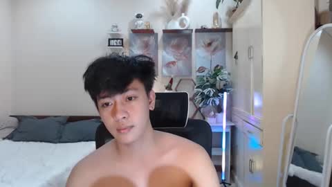 Snapshot of cutie_cumshow chatting on 20, 11, 2025 Neil Taylor online show from 20, 11, 2025