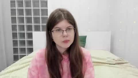 Snapshot of cutie_lory chatting on 2, 3, 2025 cutie_lory online show from 2, 3, 2025