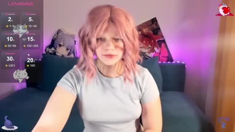 Snapshot of cutiesue chatting on 12, 12, 2024 CutieSue online show from 12, 12, 2024