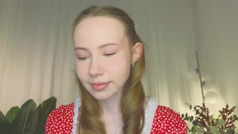 Snapshot of cuute_angell chatting on 12, 3, 2026 Virginia See you on Sunday online show from 12, 3, 2026