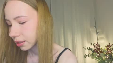 Snapshot of cuute_angell chatting on 21, 3, 2026 Virginia See you on Sunday online show from 21, 3, 2026