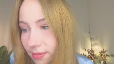 Snapshot of cuute_angell chatting on 27, 3, 2026 Virginia See you on Sunday online show from 27, 3, 2026