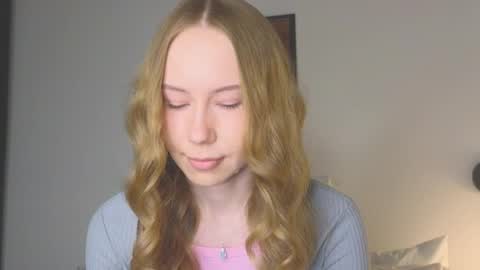 Snapshot of cuute_angell chatting on 10, 4, 2026 Virginia See you on Sunday online show from 10, 4, 2026