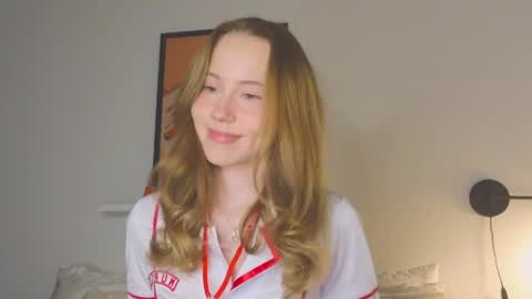 Snapshot of cuute_angell chatting on 14, 4, 2026 Virginia See you on Sunday online show from 14, 4, 2026