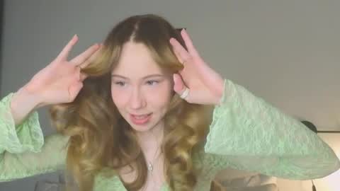 Snapshot of cuute_angell chatting on 23, 4, 2026 Virginia See you on Sunday online show from 23, 4, 2026