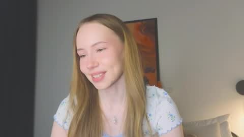 Snapshot of cuute_angell chatting on 28, 4, 2026 Virginia See you on Sunday online show from 28, 4, 2026