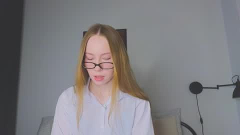 Snapshot of cuute_angell chatting on 24, 5, 2026 Virginia See you on Sunday online show from 24, 5, 2026