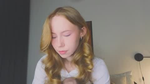 Snapshot of cuute_angell chatting on 27, 5, 2026 Virginia See you on Sunday online show from 27, 5, 2026