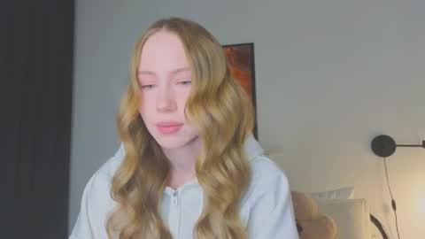 Snapshot of cuute_angell chatting on 30, 5, 2026 Virginia See you on Sunday online show from 30, 5, 2026