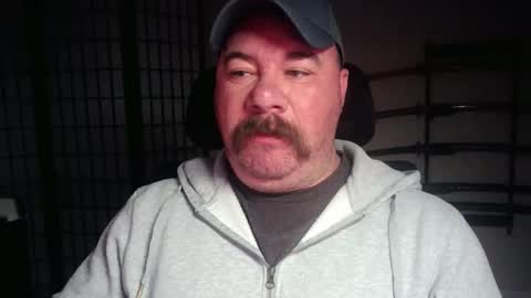 Snapshot of cwbyga chatting on 17, 12, 2025 Bubba Bull online show from 17, 12, 2025