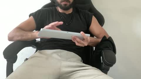 Snapshot of cylusx chatting on 25, 4, 2026 Cylus X online show from 25, 4, 2026