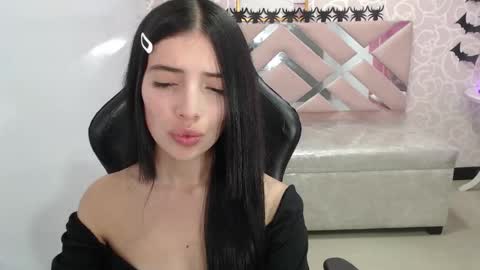 CINTIA ARAUJO online show from 28, 10, 2025