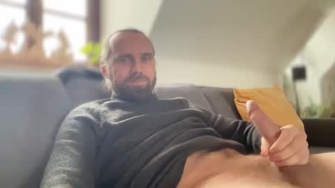 Snapshot of d0n_gi0vanni chatting on 8, 1, 2025 d0n_gi0vanni online show from 8, 1, 2025