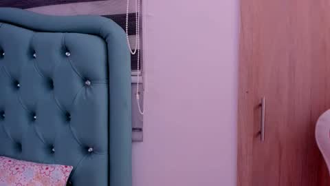 Snapshot of d___darling chatting on 17, 12, 2025 darling online show from 17, 12, 2025