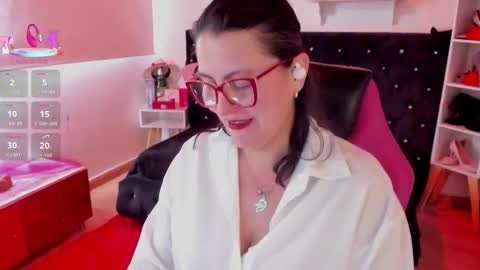 Mia  online show from 26, 9, 2025