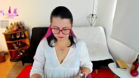 Snapshot of d_martii chatting on 28, 10, 2025 Mia online show from 28, 10, 2025